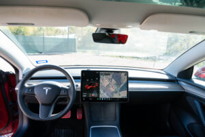 Tesla Model 3 Rwd, 2023. gads, Red Multi-Coat sarkanā krāsā