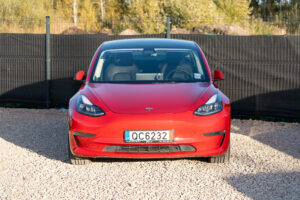 Tesla Model 3 Rwd, 2023. gads, Red Multi-Coat sarkanā krāsā