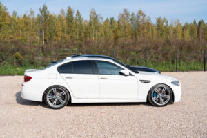BMW M5 F10 4.4 V8 Twinpower Turbo 560 ZS, 680 NM