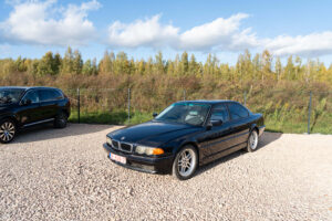 BMW E38 740i 1999 gada- Orient Blue krāsā